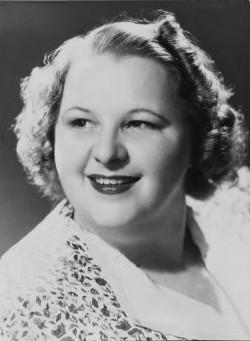 Kate Smith, the outstanding singer known as the “First Lady of Radio”, with a TV, radio and recording career that spanned decades and reached a pinnacle during World War II is in trouble because she recorded two “racist” songs back in 1931. 