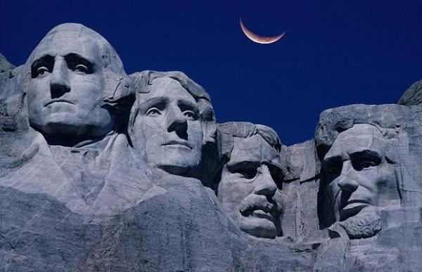 Granite rock carving in South Dakota:  Presidents George Washington, Thomas Jefferson, Theodore Roosevelt and Abraham Lincoln 