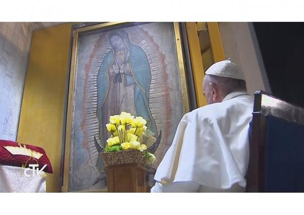 Pope Francis crowns the Most Holy Virgin of Guadalupe.