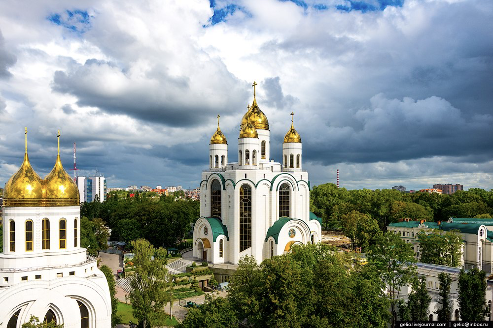 Kaliningrad Oblast is a Russian semi-exclave sandwiched between Lithuania and Poland on the Baltic Sea. 